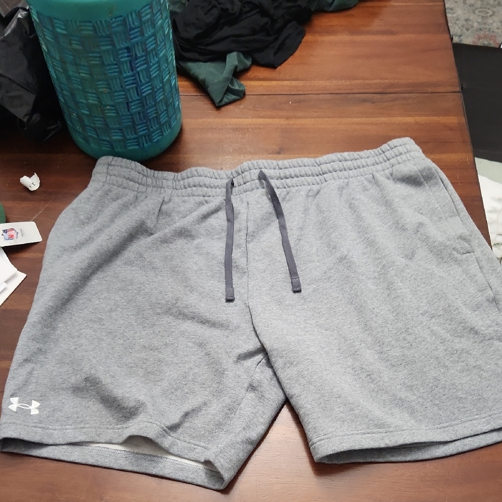 Under Armour Men's Gray Athletic Shorts